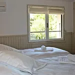 Hotel De Vacances De La Vignasse 3*
