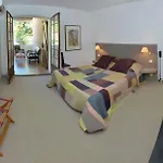 Hotel De Vacances De La Vignasse Hotel