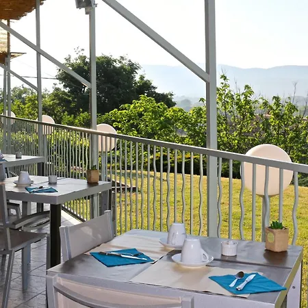 De De La Vignasse Hotell