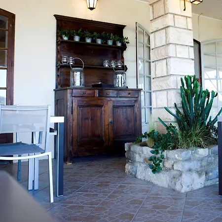 De De La Vignasse Hotell Chandolas