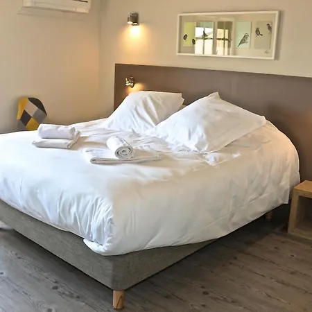 Hotel De Vacances De La Vignasse 3*