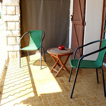De De La Vignasse Hotel