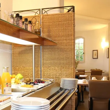 De De La Vignasse Hotel