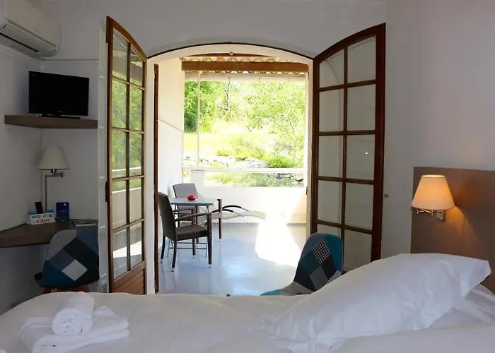 De De La Vignasse Hotel Chandolas