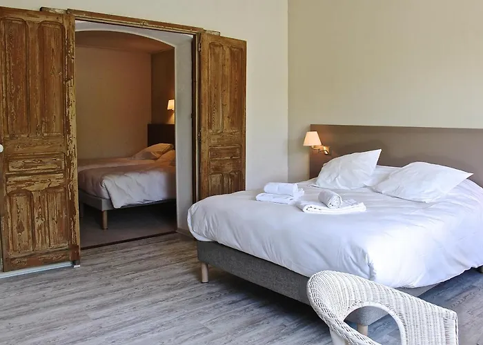 De De La Vignasse Hotel 3*