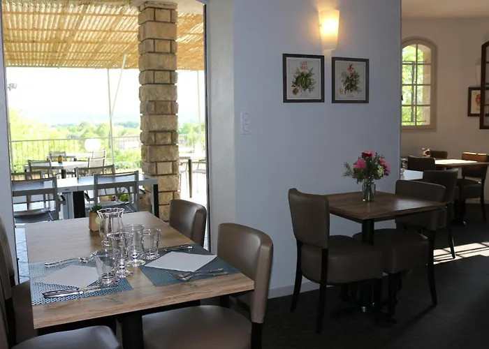 De De La Vignasse Hotel 3*