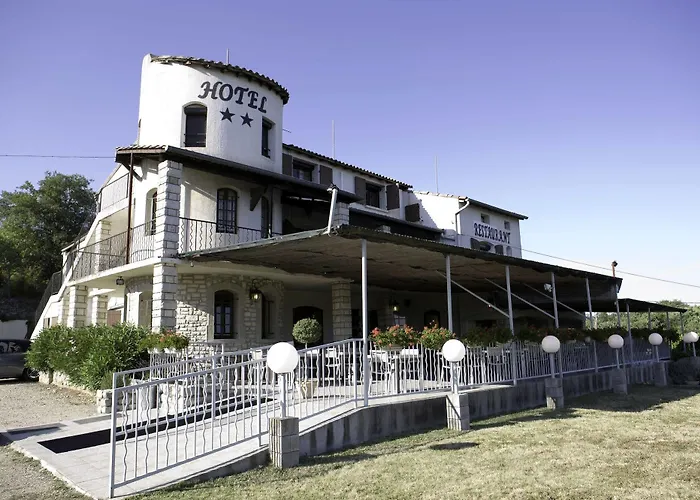 De De La Vignasse Hotel 3*